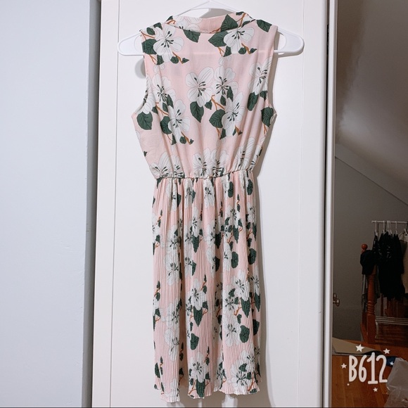 Dress - Picture 1 of 2